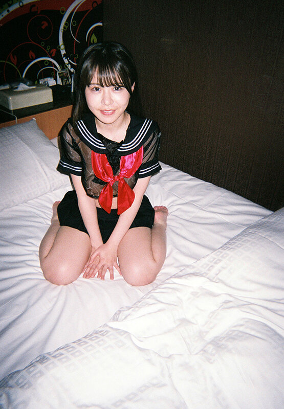 「柏木こなつの巨乳パイズリ＆ごっくんが最高！ハメ撮り中出しデートで密着セックス」のサンプル画像1枚目