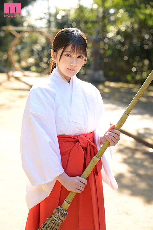 「北乃衣織のAVデビュー作品｜美乳少女がフェラ＆顔射＆3Pで魅せる濃厚プレイ」のサムネイル