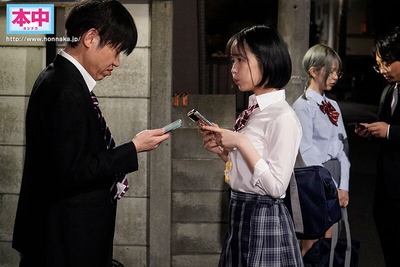 「ひなたなつ 痴女JK制服美少女が騎乗位で攻めまくり中出し懇願する濃厚SEX」のサムネイル