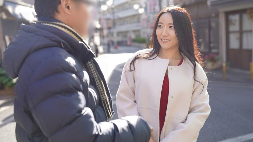 「こんな風にやってみろ！！セフレ発掘！ここが穴場だ！ナンパするなら絶対 地元の商店街 逸材美熟女12人4時間SP」のサンプル画像1枚目