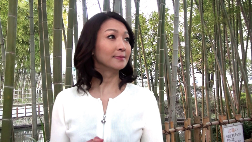 「【熟女】四十路妻が夫の弟に慰められ禁断の近親相姦に溺れる背徳ドラマ【人妻NTR】」のサンプル画像8枚目