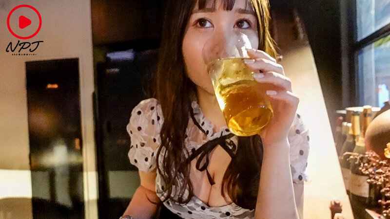 「銀〇コリドー街で見つけたどエロい女 釣ったつもりが釣られてた コリドー街を歩くイイ女をナンパしたら超セックス狂い 誘われ待ちで男のチ〇ポに飢えた巨乳美少女とナマ4発 めぐみ」のサンプル画像1枚目