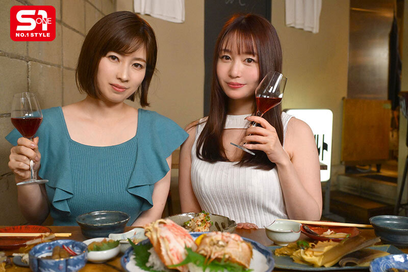 「S1専属12年AV女優2人が飲んで語って生々しいプライベート感で完熟おま●こに交互に挿れまくる！研ぎ澄まされた熟練テク！スーパーコンビネーション逆3Pハメ撮り 夢乃あいか 奥田咲」のサンプル画像1枚目