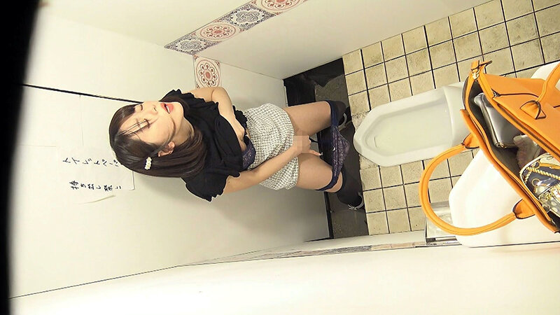 「覗き見厳禁! 女子トイレ秘密オナニー 40人」のサンプル画像5枚目