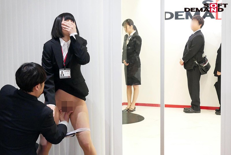 「SOD女子社員 絶頂！イキまくり会社説明会2019 就活生の前でお漏らしせずにプレゼン出来るか？！我慢出来ないほどの強イカセに失禁絶頂72回」のサンプル画像10枚目