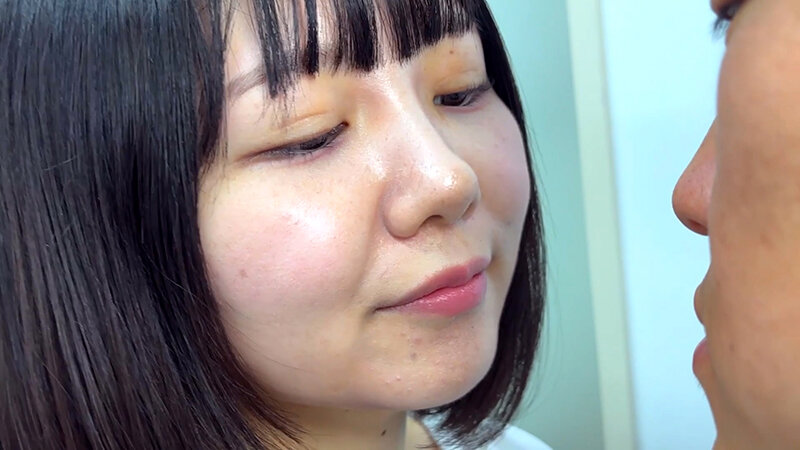 「【素人ナンパ】美人お姉さんみゆりちゃんがM男に濃厚キス・接吻で魅せる甘い誘惑」のサンプル画像1枚目