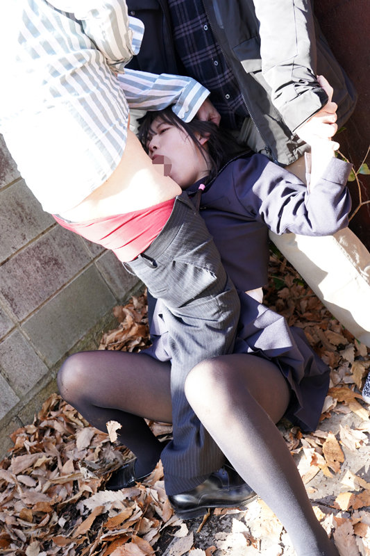 「ストーキングされて隅に追い込まれてどこにも逃げ場なき喉奥イラマチオ・極」のサンプル画像15枚目