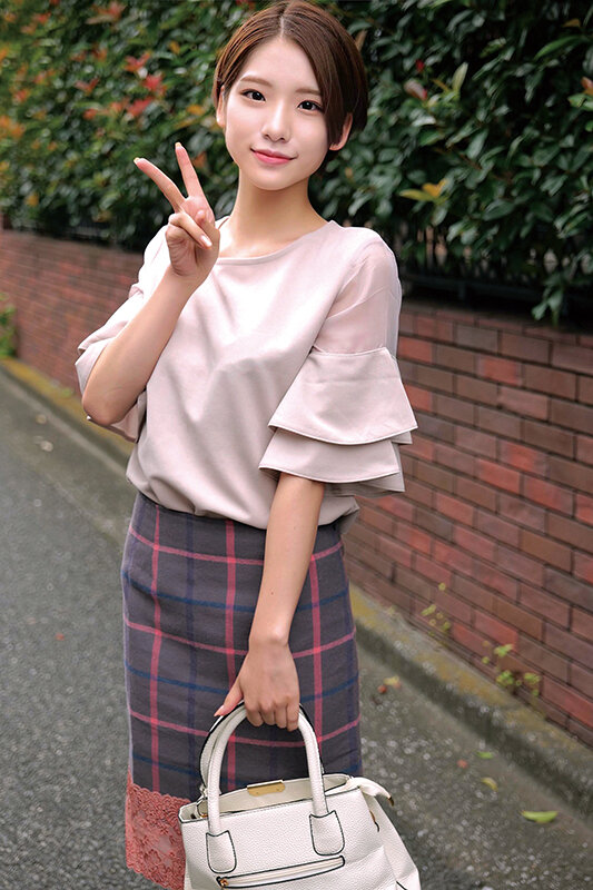 「素人女子大生の皆さんww青空の下で脳がトロける超濃密ベロキス体験してみませんか？もえかちゃん りおんちゃん」のサンプル画像1枚目