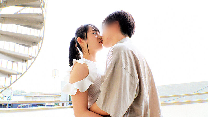 「素人女子大生の皆さんww青空の下で脳がトロける超濃密ベロキス体験してみませんか？もえかちゃん りおんちゃん」のサンプル画像4枚目