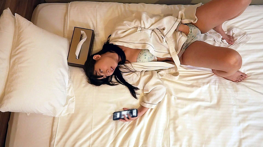 「覗き見 ビジネスホテル侵入 無防備オナニー美人美乳OL」のサンプル画像5枚目