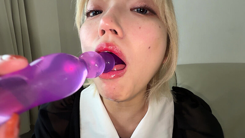 「【個人撮影】安堂はるの 童貞卒業!?初喉チンコ触り」のサンプル画像15枚目