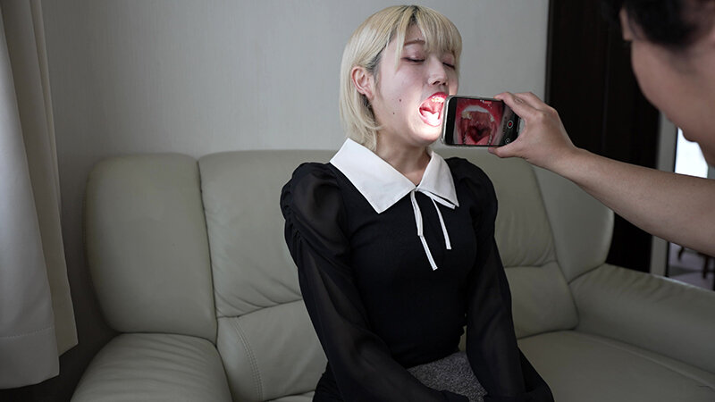 「【個人撮影】安堂はるの 童貞卒業!?初喉チンコ触り」のサンプル画像6枚目