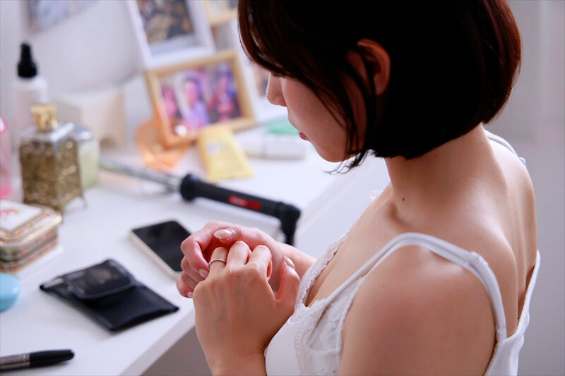 「宮城りえの巨乳が魅力的なカップル作品『dead end』濃厚ラブシーン満載」のサンプル画像1枚目