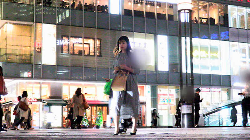 「「あなた、許して…。」夫との平凡なSEXでは物足りない美人妻たちが高級なTバックを履いて下半身を恥じ晒す」のサンプル画像10枚目