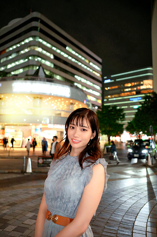 「「あなた、許して…。」夫との平凡なSEXでは物足りない美人妻たちが高級なTバックを履いて下半身を恥じ晒す」のサンプル画像9枚目