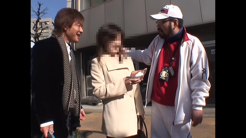 「【素人熟女ナンパ】人妻奥様に指マン責め＆中出し！街角で見つけた美人主婦との濃厚プレイ」のサンプル画像3枚目