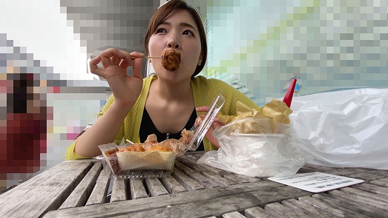 「セフレ紹介します。20歳の大学生です。若いです。若すぎです（笑）久しぶりに会ったんでよく行く温泉に連れていきました。露天風呂でハメた後は、近くの湖のボートでオナニーさせたり、森の中で電マオナニー、フェ」のサムネイル