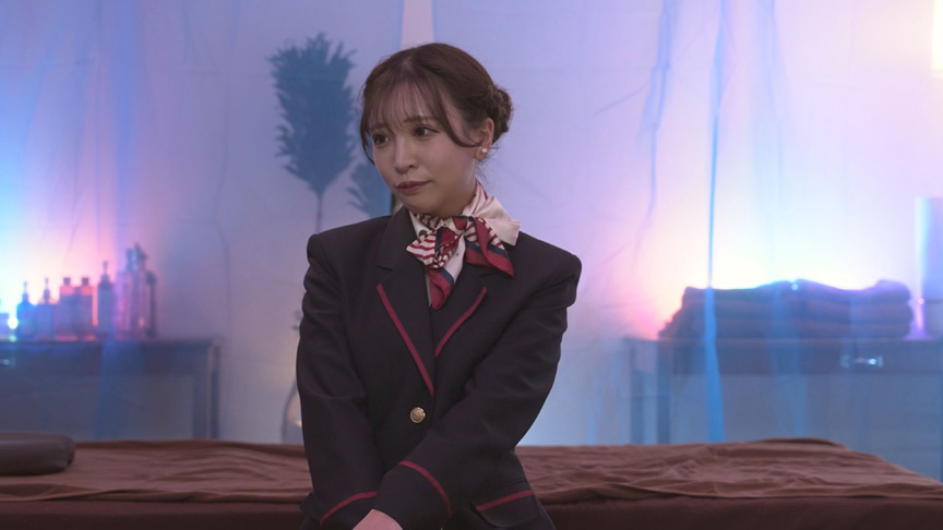 「発情ミストの絶頂リラク効果でエロス覚醒!フットリラクゼーションCAテカテカ黒タイツエステ2 国際線CAあや編」のサンプル画像1枚目