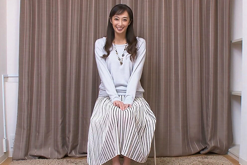 「素人初ヘアヌード撮影会Vol.050 宮下志保 55歳/八木道子 53歳」のサンプル画像1枚目