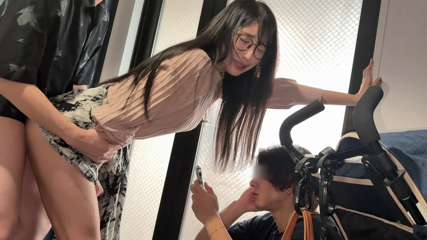 「ホスト狂いのシンママは奴●気質の貢ぐちゃん。ドMご奉仕勘違い女。 小野坂ゆいか」のサンプル画像5枚目