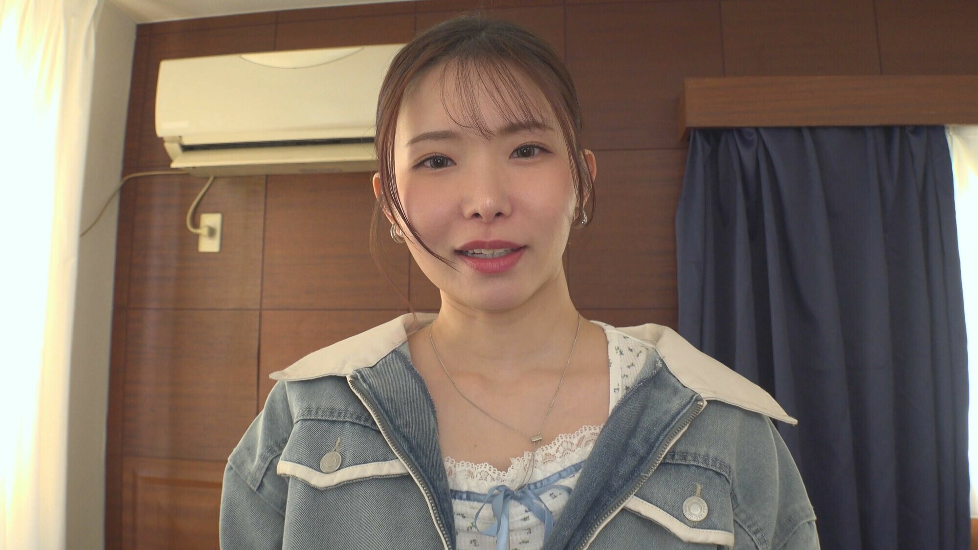「【素人】スレンダー美少女女子大生が顔面騎乗クンニで連続アクメ絶頂!敏感ボディに中出しフィニッシュ」のサムネイル