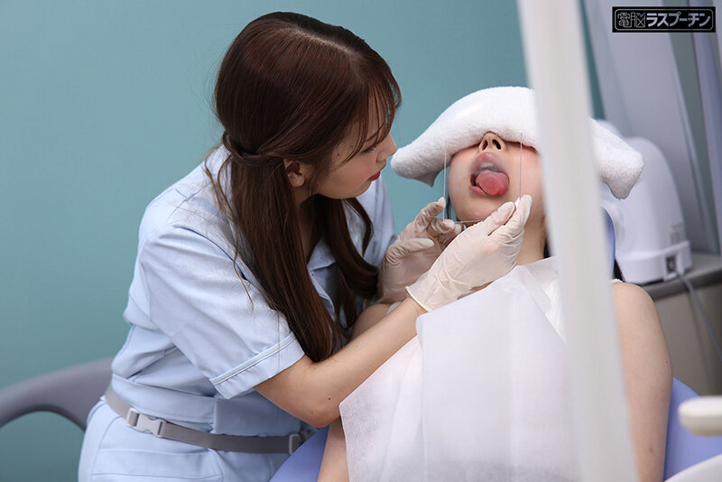 「変態レズ歯科医にとんでもないベロ責めで口内開発されイキまくる敏感女 2 皆月ひかる 友田彩也香」のサンプル画像4枚目