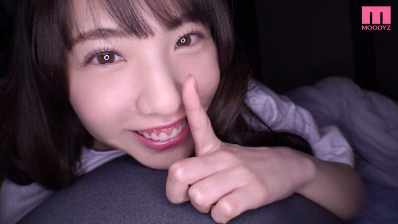 「「服の中だから絶対バレないよ」逆ナン囁き誘惑してくる甘サド美少女とロングスカートの下でこっそりSEXしてたのに… 射精の瞬間だけマ●コから抜かれてチ●ポ丸出し放置で焦らされて中出しさせてもらえない’ルーインドオーガズム’性交 白桃はな」のサンプル画像9枚目