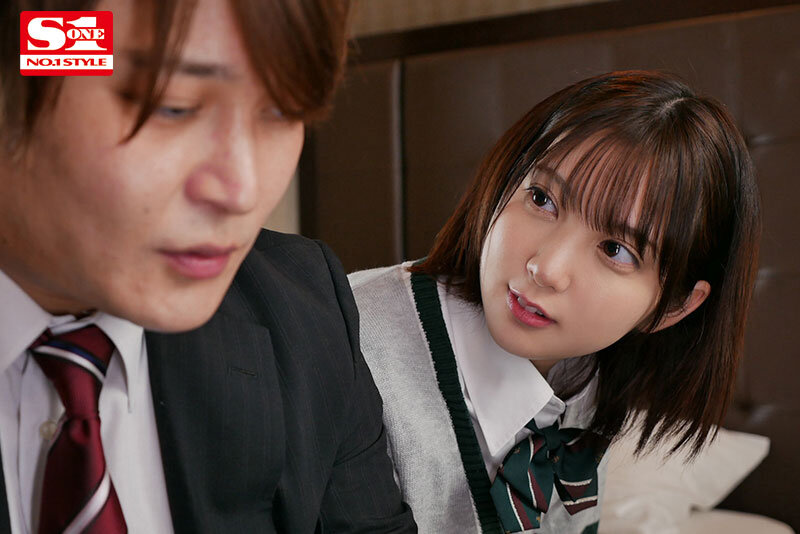 「女子●生タレントの無邪気な誘惑に沼った担当マネージャー（既婚）の私。人間失格 四宮ありす」のサンプル画像2枚目