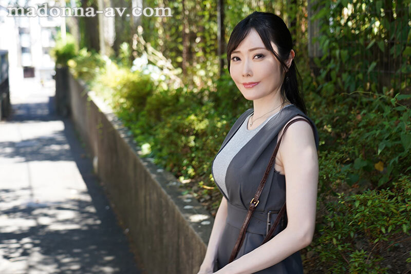 「本当は…尽くしたい、デキる人妻の‘従順’な素顔…

この作品が気になるなぁ～って方はリプ欄を見て！

エロい人妻は…

こんなサービスがあるよ…」のサムネイル