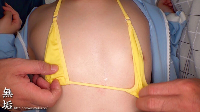 「咲月ひな アイドル美少女がコスプレで潮吹き中出し枕営業！笑顔で頑張る芸能人の秘密撮影」のサンプル画像11枚目