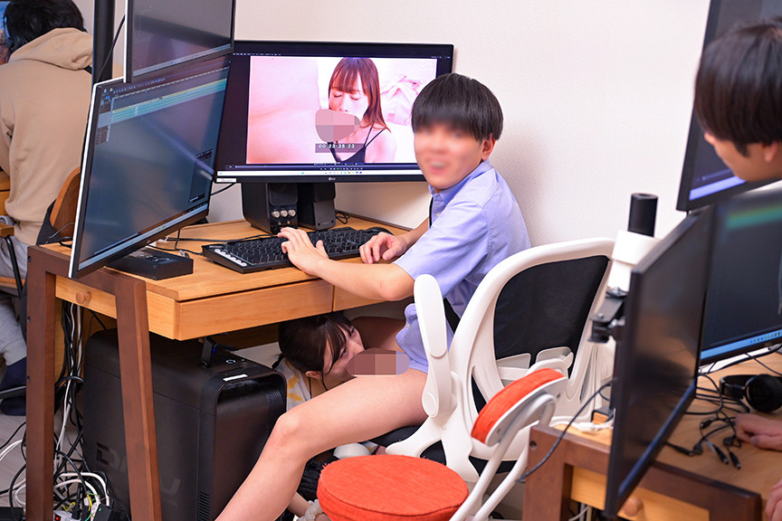 「ミニマム背丈の新人肉便器女AD 殺し文句の「監督になりたいんだろ?」で完全マインドコントロールw 365日毎日ハメられ&ち○ぽをしゃぶらされ、SEX狂いマ○コが爆誕w」のサンプル画像1枚目