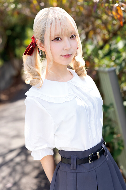 「美少女お嬢様・藍瀬ミナが魅せる濃厚フェラ&ごっくん顔射プレイ完全収録」のサンプル画像1枚目