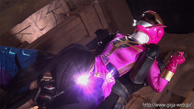 「ふたなりヒロイン 魔女ヴェルマリアの恐怖！弄ばれたカイザーピンク」のサンプル画像3枚目