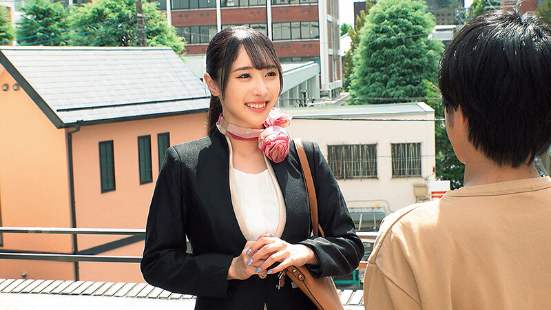 「【素人】美人受付嬢がデカチンをじゅぼじゅぼフェラ&中出し!制服姿の淫らな姿がエロすぎる」のサンプル画像13枚目