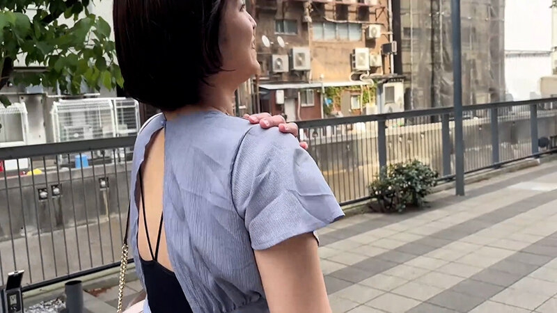 「街角で声をかけてアナル観察させてもらう ウェディングプランナー かほちゃん」のサンプル画像2枚目