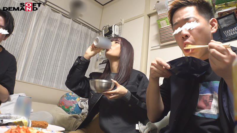 「仕事が早く終わった日は、ギャルとチューハイと乱交！！マイカさん（25）と同僚たち」のサンプル画像1枚目
