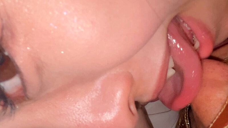 「実況しながら鼻を辱めるドSお姉さんがM男に濃厚鼻フェラ」のサンプル画像5枚目