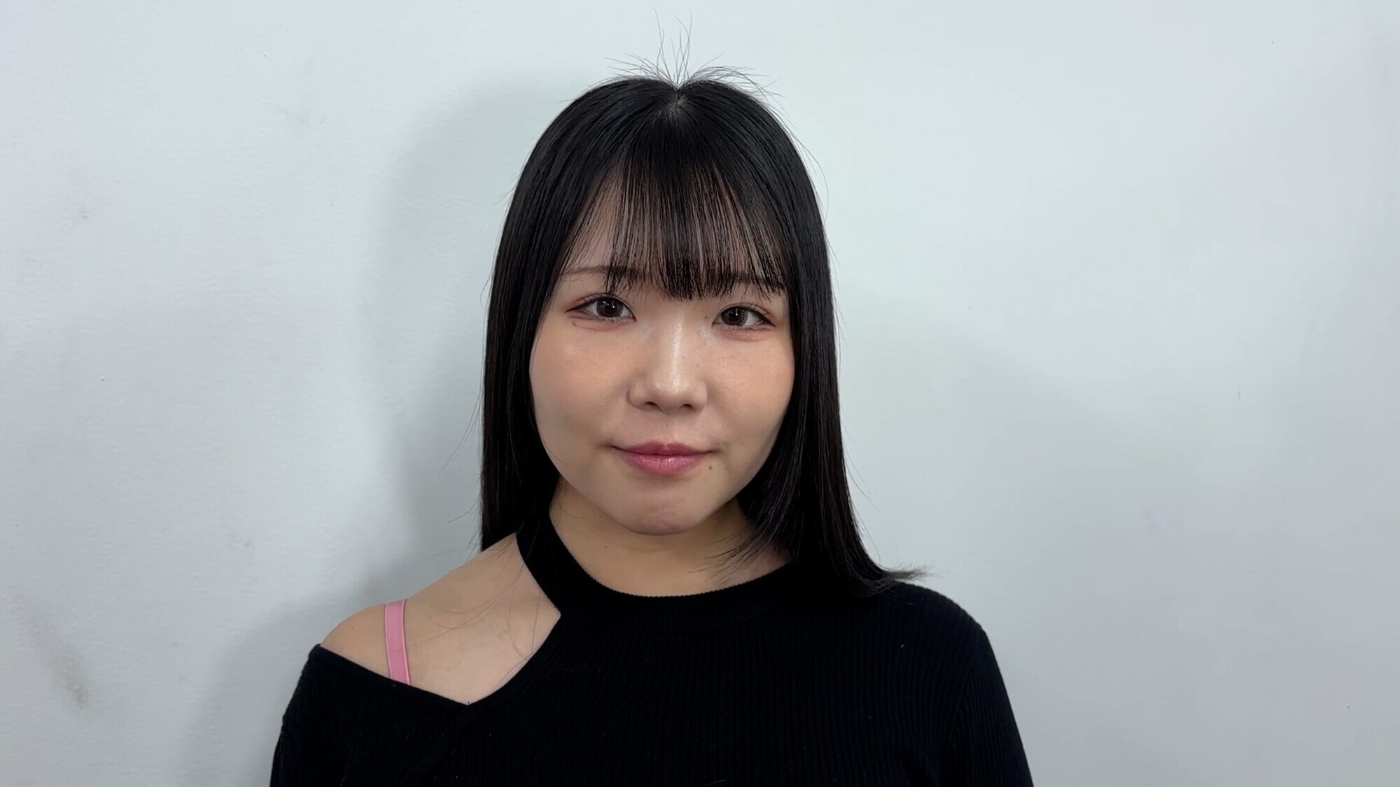 「長い舌!みすずちゃんの口内観察」のサンプル画像1枚目