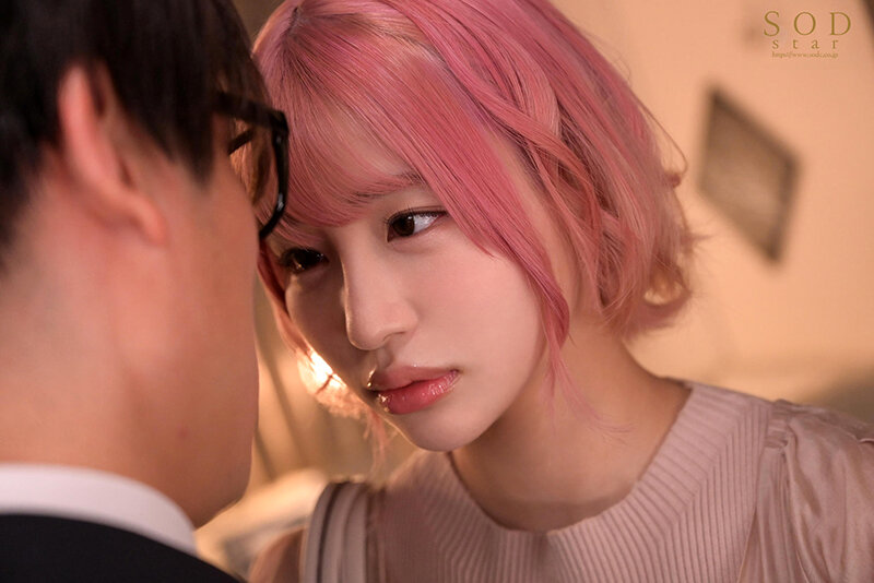 「「元教子とベロキス沼にハマってしまいました。」5年ぶりに再会した唯井は、見違えるほどキレイになっていたので、性欲に負けて唾液絡み合い濃密接吻不倫をしてしまった僕は最低の現役教師です。 唯井まひろ」のサンプル画像13枚目