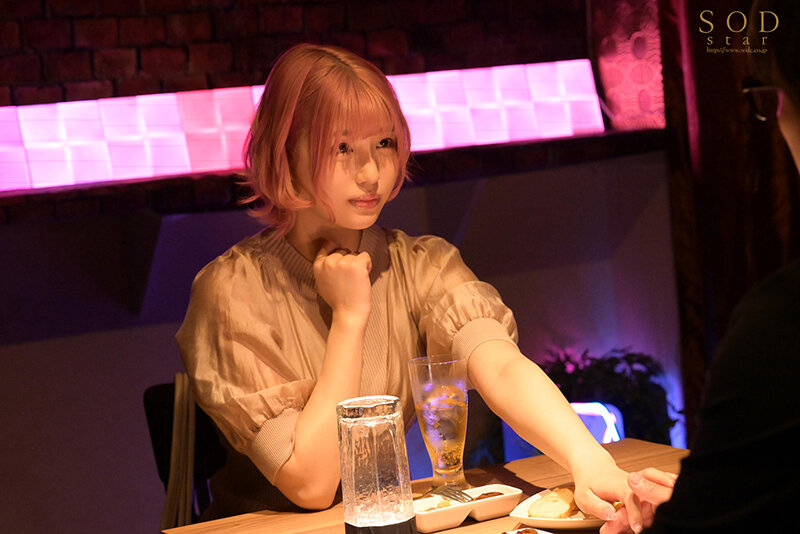 「「元教子とベロキス沼にハマってしまいました。」5年ぶりに再会した唯井は、見違えるほどキレイになっていたので、性欲に負けて唾液絡み合い濃密接吻不倫をしてしまった僕は最低の現役教師です。 唯井まひろ」のサンプル画像20枚目