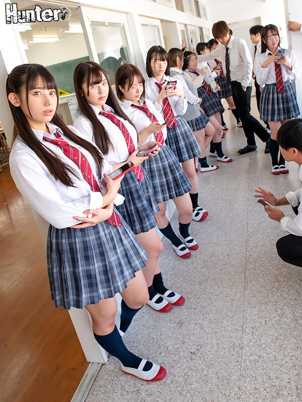 「校内立ちんぼ女子〇生！ホ別1.5？校内でヤレばホテル代無料！交渉次第でNNOK！援交・パパ活する女子たちは最近公園で取り締まりが厳しく…」のサンプル画像1枚目