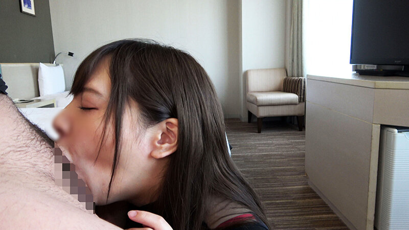 「下品なオナホ顔でジュボジュボしゃぶりつく！フェラチオが上手すぎる素人娘10名」のサンプル画像15枚目