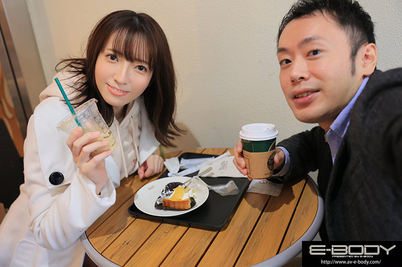 「初めて出来た彼女を脱がしたら…着衣から想像できない物凄い色白美巨乳 大興奮の僕は性欲尽きるまでハメまくった 小花のん」のサンプル画像1枚目