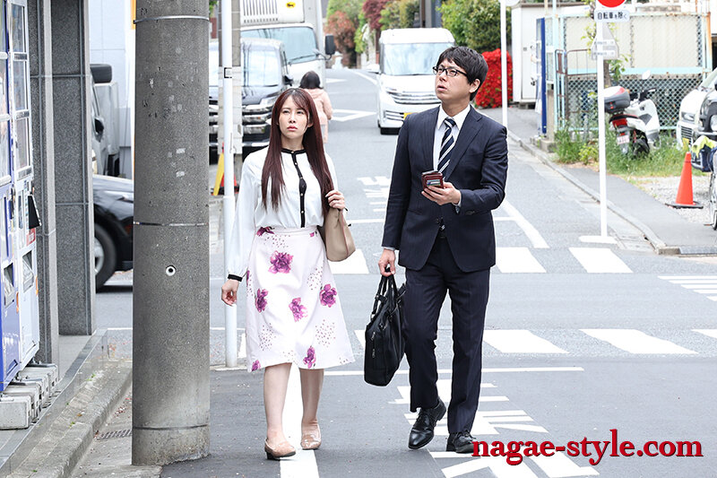 「上司の前で・・ 私の妻がヌードモデルになりました。16 二羽紗愛」のサンプル画像10枚目