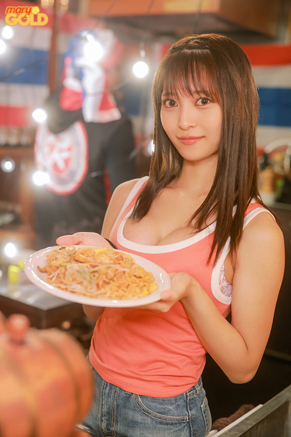「微笑みの国からの留学生 アジアン居酒屋でバイトしながら大学に通う褐色のスレンダーボディ美少女AV DEBUT Lisa」のサンプル画像1枚目