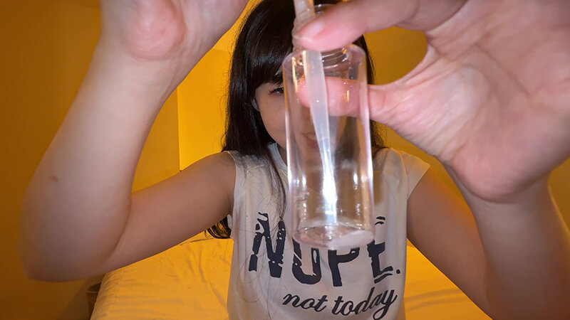 「【個人撮影】閲覧注意！横山夏希の唾液をスプレーで噴霧してみた！」のサンプル画像3枚目