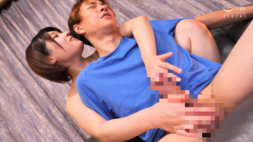 「吸い付くたびにゆらゆら揺れる!爆乳妻のおっぱい誘惑フェラ 62人8時間」のサンプル画像7枚目