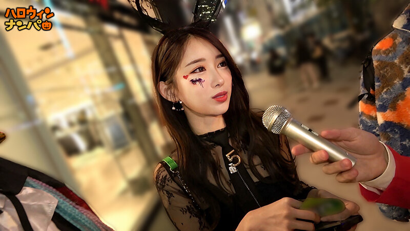 「【ハロウィン2025 プリ尻パリピギャル】光るヒップで渋谷を制圧!蛍のように舞うスレンダー美女降臨!!止まらないテンションでデカチン食べ比べダブルフェラ!中出し&顔射でHappy Halloween♪【ハロウィンナンパ】【なつみ】 夏海」のサンプル画像2枚目