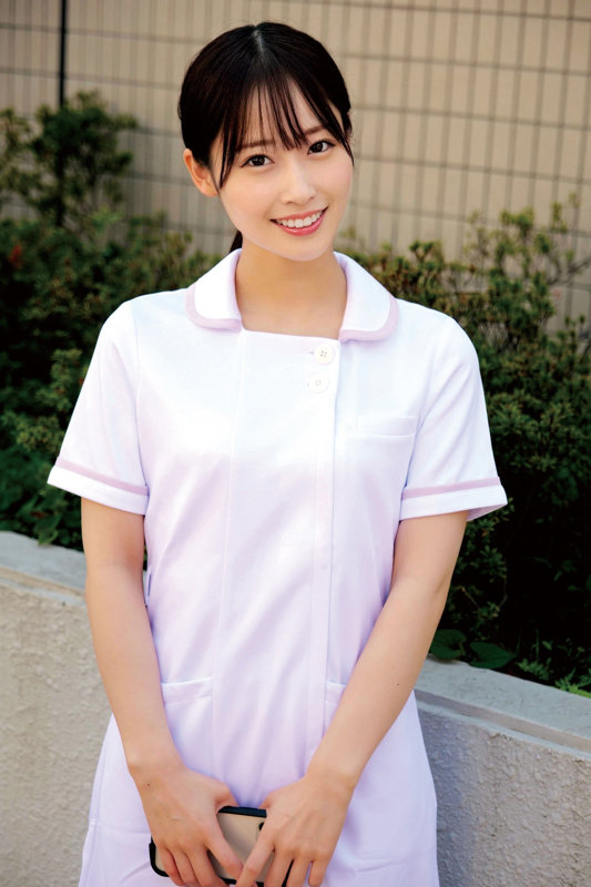 「【マジ天使の美白看護師さんが正常位、騎乗位、バック…全体位で絶頂！おかわり求めて2回戦！連続生中出しSEX】

外科勤務、看護師歴5年目、笑顔が素敵なナースさん

会話や内面からにじみ出る真面目さからは想像できないほどのスケベちゃん。
顔立ちは完璧なる美人。
献身的に卑猥に男の身体を舐めつくす。
奉仕好きな尽くす系エチエチナース。

舐めているだけでグチョ濡れおま〇こ。
おいしそうに嬉しそうにチ〇ポにしゃぶりつく姿。お返しに全身をくまなく舐めてあげると全身をビクつかさせて感じてます。

チ〇ポを膣深くまでズブリと入れてあげると何度も何度もイキまくってます。
中出しされ少し呆然としていましたが…一度エロスイッチが入ると止まらない。

SEXの女神が絶叫する一部始終を是非ご覧ください。」のサムネイル