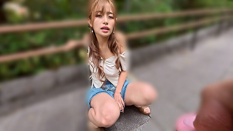 「椿りか 巨乳揺れるノーブラデートで羞恥露出ハメ撮り中出しセックス」のサンプル画像3枚目